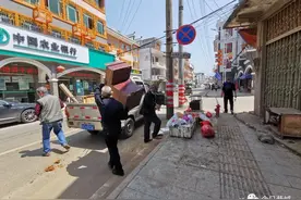 广西恭城：莲花镇开展集镇市场专项整治行动图片