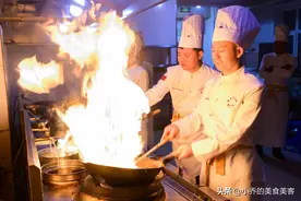 餐饮业难干，现在的厨师和30年前相比，待遇真是有天壤之别图片