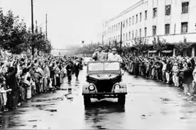 1958年，一向轻车简从的毛主席为何破例接受30万安徽人民夹道欢迎图片
