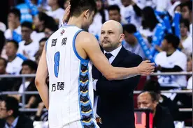 雅尼斯顺利回归正式开始带首钢队训练，无缝连接首练就上高强度图片