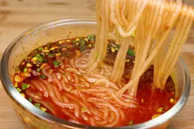 纯手工自制红薯粉条，无任何添加剂，用来做酸辣粉真的太好吃了图片