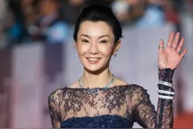 张曼玉被曝搬离豪宅，现居平民小区绝迹朋友圈，瘦到只剩皮包骨图片