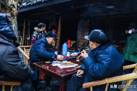 故事：四川人和湖北人比吹牛图片