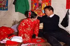 东北一家人睡一个炕头，新婚夫妇怎么办？当地人答案让游客赞叹图片