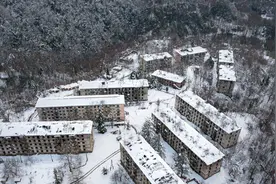 一座被遗弃的采矿小镇、俄国鬼城：曾有一万人居住，如今只剩几人图片