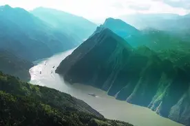 长江和黄河都白白流入大海，我国这么缺水，不能彻底截获利用吗？图片