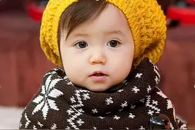 给孩子买衣服，买大一码还是合身？做到“3大4合身”，对孩子好图片