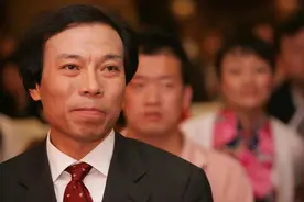 福建穷小子，小学没毕业，逆袭成福州首富，身家580亿却偷税图片
