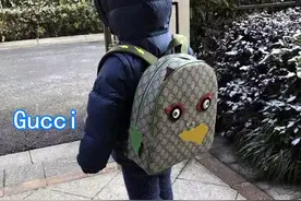 女宝入园误背“古驰”书包，遭家长排挤，自制“尼龙包”却受欢迎图片