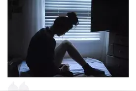 男扮女装潜伏女厕！变态偷拍狂被网友“活捉”了……图片