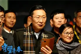 《守望青春》上映 终极预告揭秘辅导员背后的故事图片