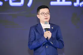 重庆出现一位富豪，靠卖眼霜发家致富，身价169亿图片