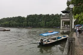 雨中的西湖，杭州西湖一角随拍图片