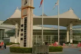 厦门神秘首富：捡废铁赚100万起家，上市疯狂圈钱180亿图片