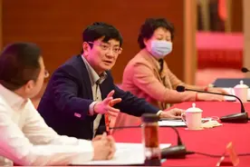 强哥来了，这所大学好事不断图片