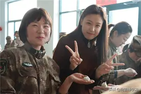 不必凭借谁的光，你就是“女王”！图片