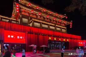 陕西各地地标建筑“亮灯”向全省教师致敬图片