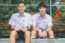 泰剧中的校服文化，胖人太吃亏，满屏都是大长腿，泰星穿校服真帅图片