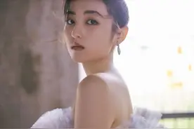吴磊和张子枫，站在一起就是青春最美好的样子图片