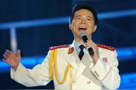 王宏伟4岁丧父44岁当爸：爱妻子女儿，也爱为他孀居49年的妈图片