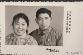 寻江苏盐城籍战友周青，你的照片我珍藏快50年，送你的结婚礼物收到了吗？图片