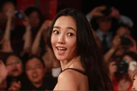 她靠着前夫攀上事业巅峰，又被前夫拉下神坛？果然没有白吃的午餐图片