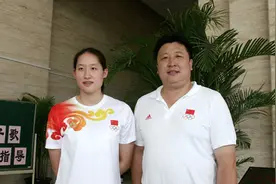 奥运冠军刘子歌，嫁大自己23岁二婚教练，婚前倒贴一辆170万路虎图片