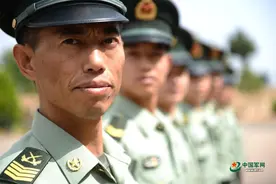 我们在战位报告 英雄篇章｜兵王转身 忠心依旧图片