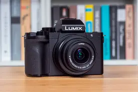 松下发布Lumix G100微单相机：轻巧便携 vlog拍摄新体验图片
