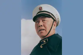 刘华清将军坚持用30亿购进“苏27”，开启了中国空军新时代图片