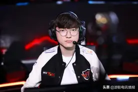 faker高调晒出世界冠军奖杯，八年五冠，网友：努力的背后是坚持图片