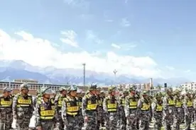 我国唯一一个党政军企合一的体制：上千年传统，从5万人到今270万图片
