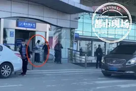 孕妇空中运毒，糖果包装内藏毒！民警地面“接货”图片