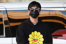 30岁的杨洋依旧“童心未泯”，穿卡通卫衣宛如大学生，可爱爆棚图片