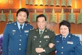 李双江前妻气质惊人，大儿子也很帅气，从不提及自己的父亲图片
