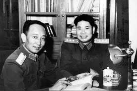 他是开国上将，69岁接替邓公担任总参谋长，79岁老当益壮再娶妻图片