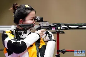 00后清华学霸了不起：比心美甲666，巴赫给她端金牌图片