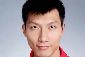 易建联的故事：戒烟少年，失败的领袖，跟腱断裂后仍"易"往无前图片