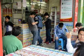 彩票有规律？为啥贴“中奖走势图”，彩票店老板一语道出“猫腻”图片