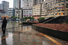 重庆万州高笋塘广场喷泉又要变样了？喷泉改成花池有必要没得？图片