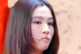 丈夫痴迷于画中的女子，妻子拿来鉴宝，专家问道：你可知她是谁？图片