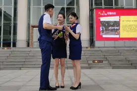 实名羡慕！西安一班长给全班送防蚊物品图片