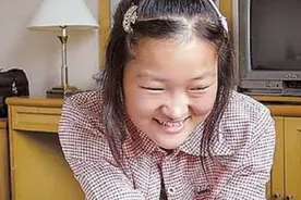 14年前，河南女孩痛批高考、故意交白卷得0分，她现在后悔了吗？图片