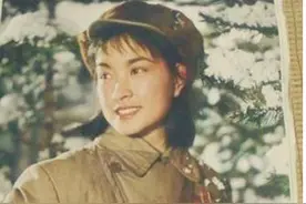 看刘晓庆年轻时候的照片，才懂她为何四婚三离，75岁丈夫追她30年图片