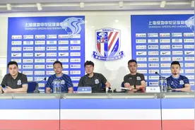 李帅：“小曹紧张得9点就睡了。”曹赟定：“这么紧张我疯啦？”图片