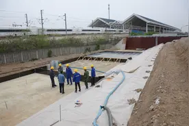 高速铁路泡沫轻质土路基帮宽施工关键技术图片