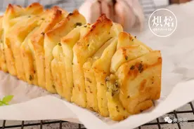 话就放在这了！香蒜海盐手撕面包就是坠棒的！不服来撕图片