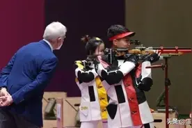 撒贝宁问：派狙击手参加奥运会，岂不是能把把得金牌？| 轻武专栏图片