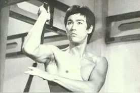 李小龙寸拳158公斤，泰森重拳800公斤，谁厉害？专家回答图片