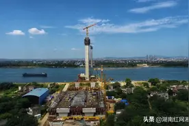湘潭杨梅洲大桥主塔高度节节攀升（图）图片
